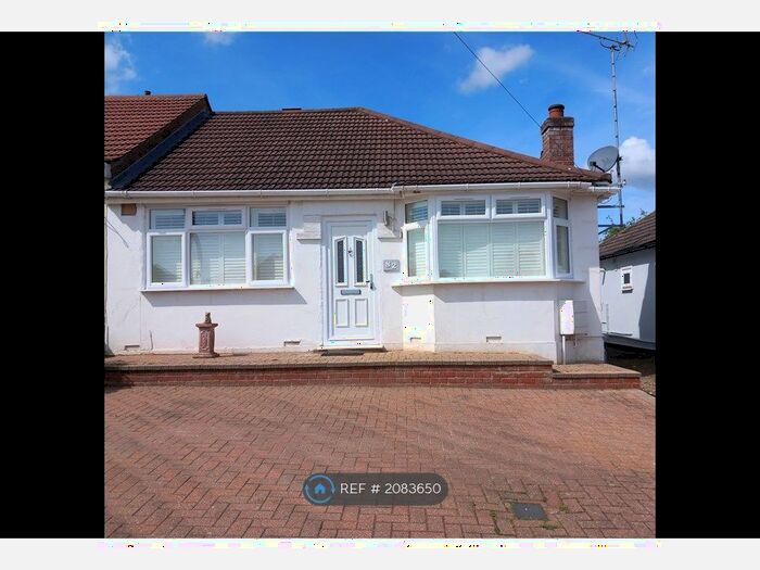 2 Bedroom Bungalow To Rent In Compton Place, Watford, WD19