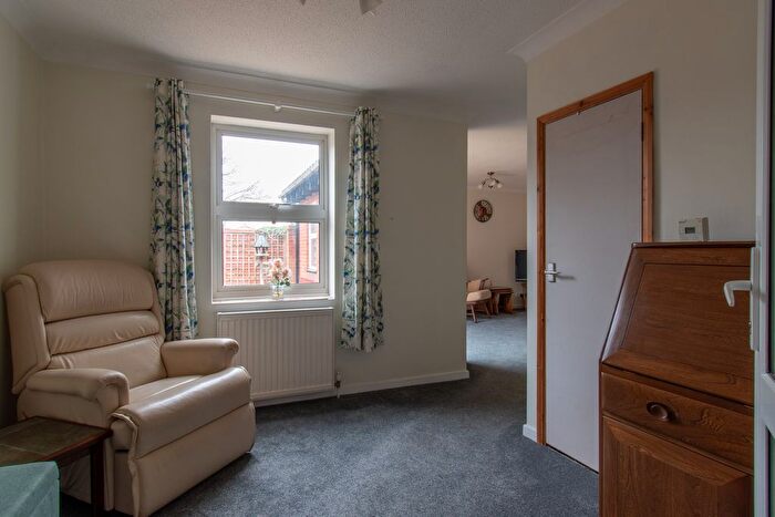 2 Bedroom Detached Bungalow For Sale In Chilcombe Way, Lower Earley, Reading, RG6
