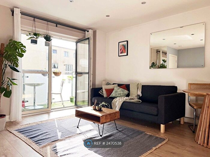 2 Bedroom Flat To Rent In Bournemouth Road, London, SE15