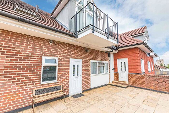 2 Bedroom Flat To Rent In Iver Court, High Street, Iver, SL0