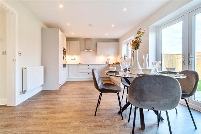 4 Bedroom Detached House For Sale In Pakenham Road, Bracknell, Berkshire, RG12