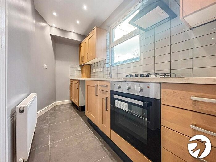 2 Bedroom Flat To Rent In Loampit Hill, London, SE13