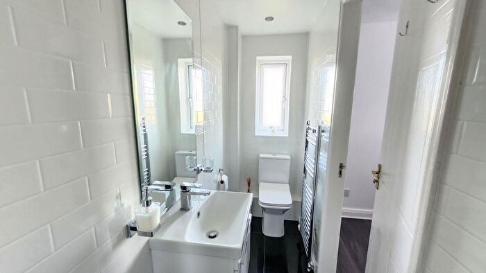 2 Bedroom Flat For Sale In Dunlins Court, Wallasey, CH45