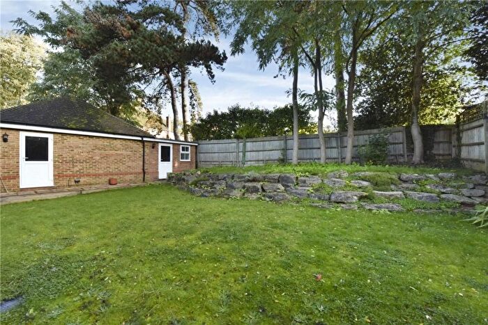 5 Bedroom Detached House For Sale In Quarry Gardens, Leatherhead, KT22