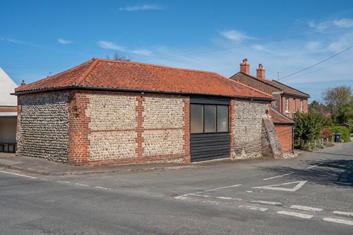 4 Bedroom Barn Conversion For Sale In Aylmerton, Norwich, NR11