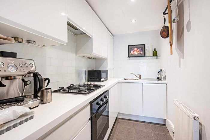 2 Bedroom Flat For Sale In New North Road, Hoxton, London, N1