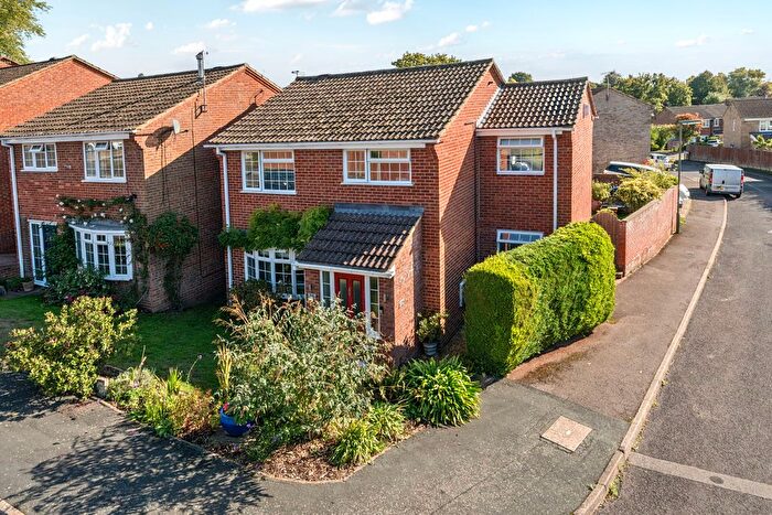 4 Bedroom Detached House For Sale In Ambleside Crescent, Farnham, GU9