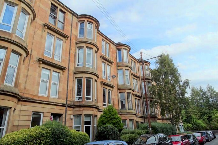 2 Bedroom Flat To Rent In Stunning Large Bed @ Battlefield Ave, G42