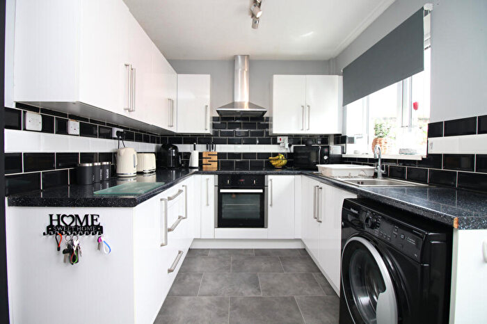 3 Bedroom Semi-Detached House For Sale In Duddon Avenue, Fleetwood, FY7