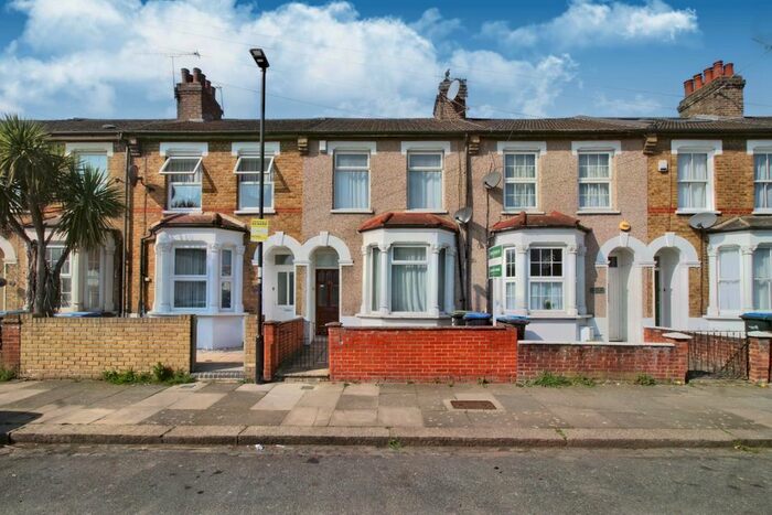 2 Bedroom Terraced House To Rent In Windmill Road, London, N18