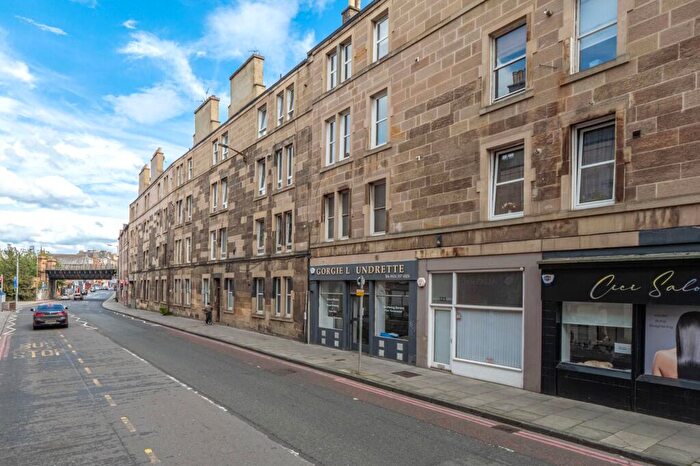 2 Bedroom Apartment To Rent In Gorgie Road, Edinburgh, Midlothian, EH11