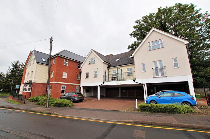 2 Bedroom Flat For Sale In The Approach, Rayleigh, SS6
