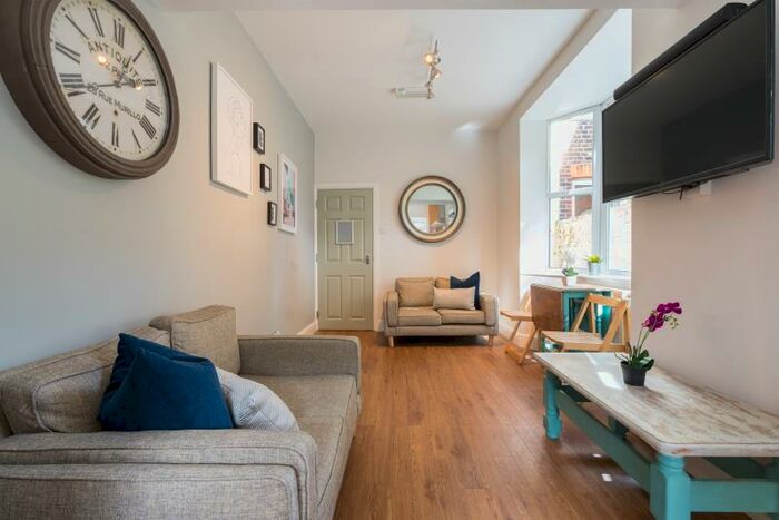 5 Bedroom Terraced House To Rent In Telephone Road, Portsmouth, PO4