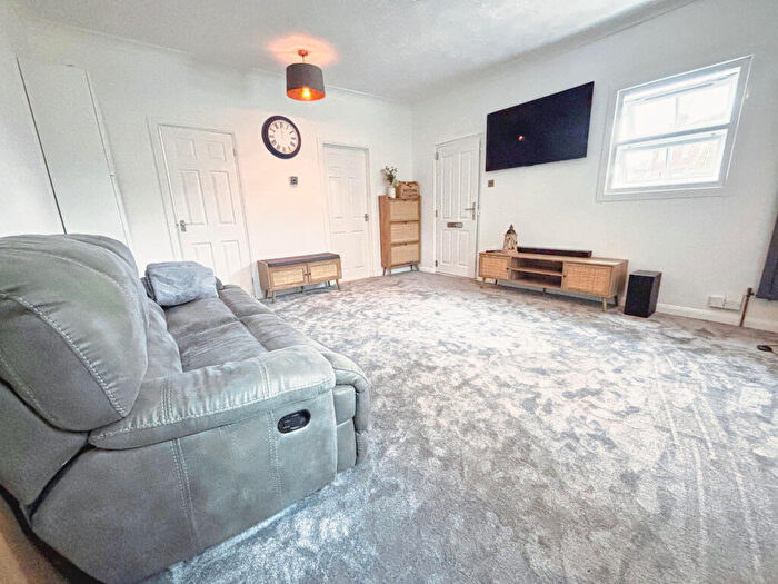Apartment To Rent In Station Road, Redhill, RH1