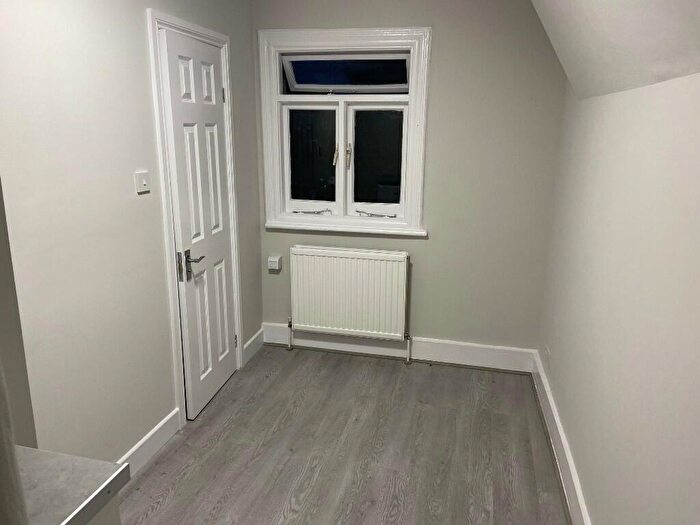 Studio To Rent In Vincent Road, London, N22