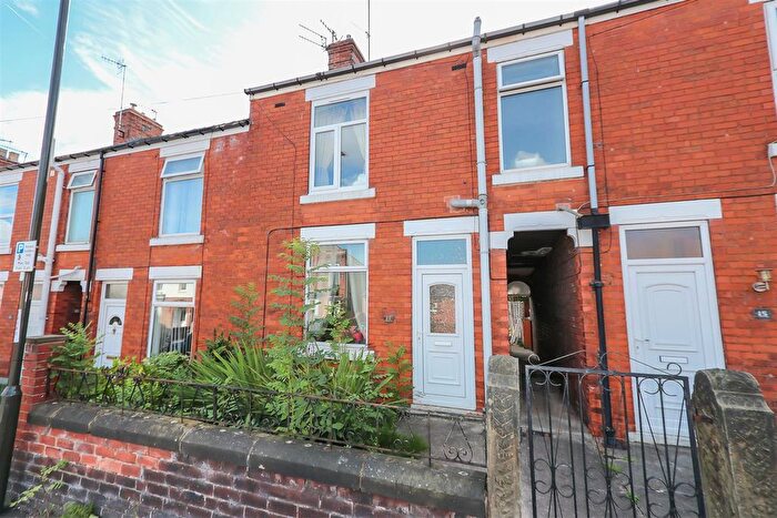 2 Bedroom Terraced House For Sale In Wharf Lane, Chesterfield, S41
