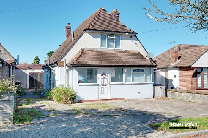 3 Bedroom Detached House For Sale In Waldenhurst Road, Orpington, BR5