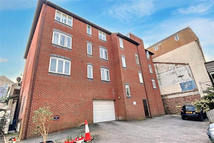 2 Bedroom Flat For Sale In Bournemouth, BH2