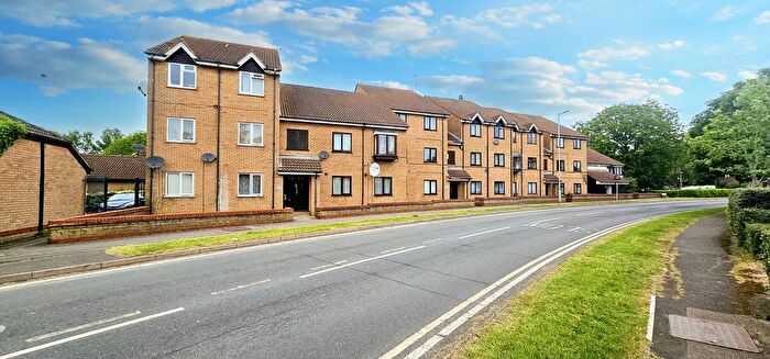 1 Bedroom Flat To Rent In Studio Way, Borehamwood, WD6
