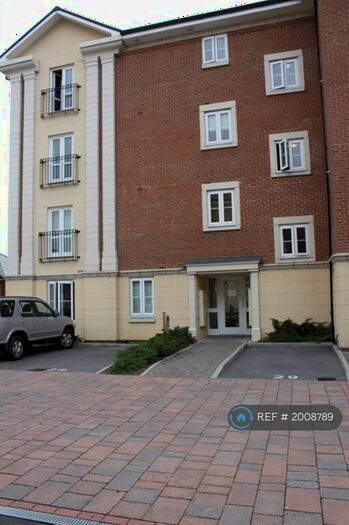 2 Bedroom Flat To Rent In Purton House, Swindon, SN2