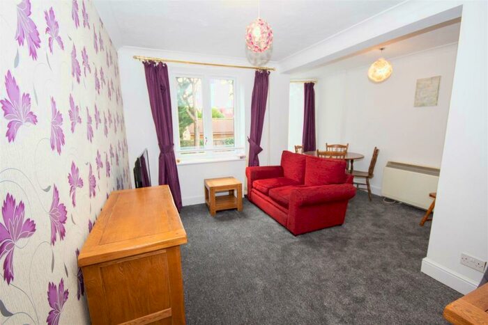 House To Rent In The Forresters, Winslow Close, Eastcote, HA5