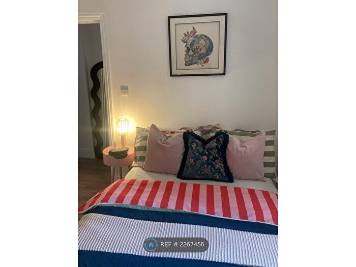 1 Bedroom Flat To Rent In Maple Road, London, SE20