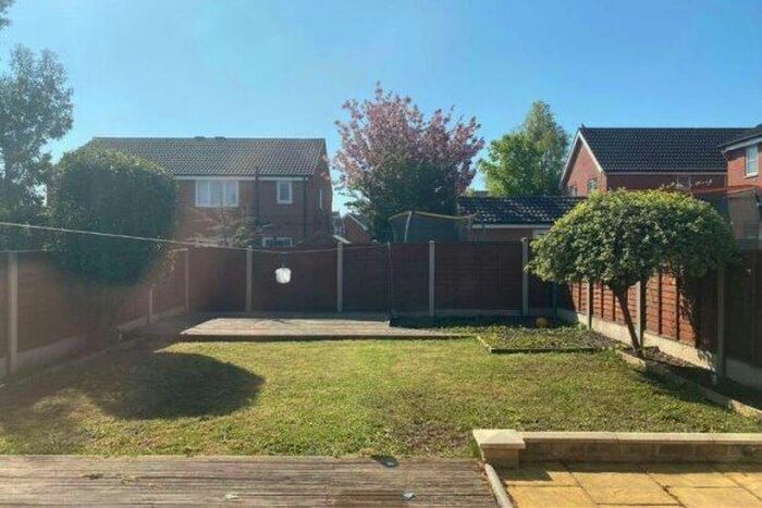 3 Bedroom Semi-Detached House To Rent In Bramham Park Court, Leeds, LS10
