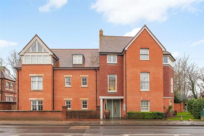2 Bedroom Apartment For Sale In Military Road, Canterbury, CT1