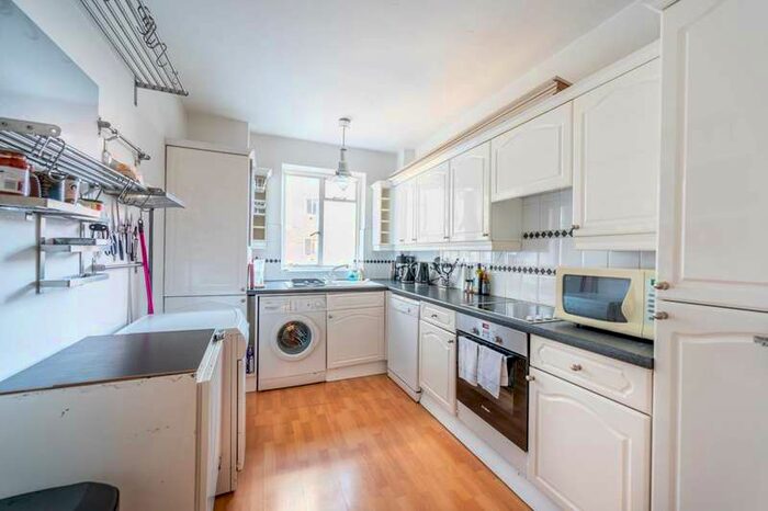 3 Bedroom Flat To Rent In Bayswater Road, Bayswater, W2