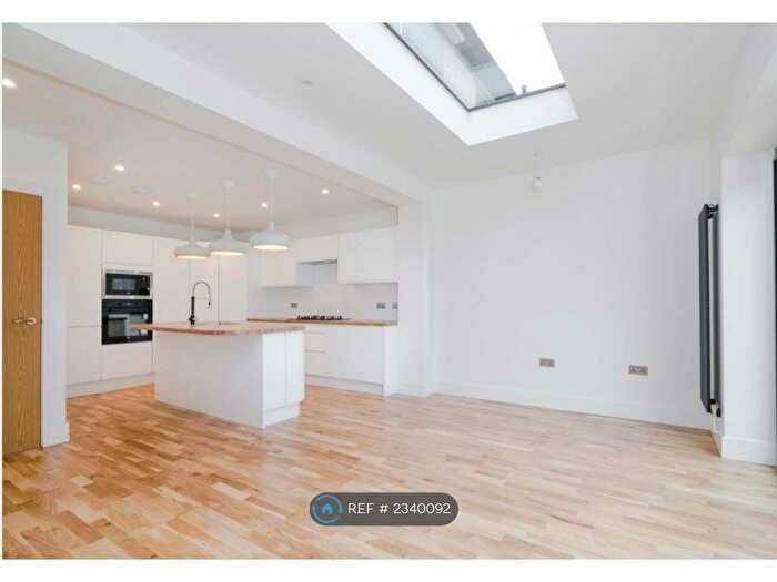 5 Bedroom Semi-Detached House To Rent In Rogers Road, Tooting Bec, SW17