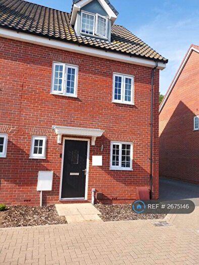 3 Bedroom Semi-Detached House To Rent In Shreeve Road, Norwich, NR13