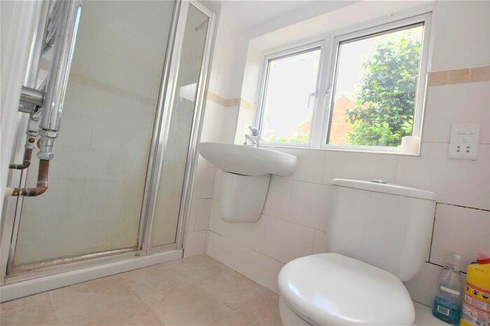 1 Bedroom Maisonette To Rent In Leavesden Road, Watford, WD24