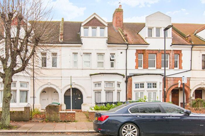 Studio To Rent In Woodlands Park Road, Tottenham, London, N15