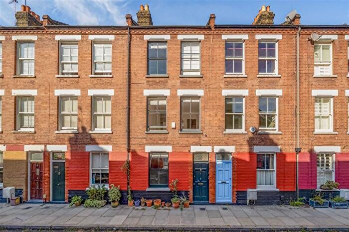 3 Bedroom Property For Sale In Canrobert Street, Bethnal Green, E2
