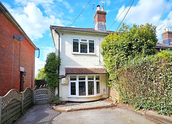 3 Bedroom Semi-Detached House For Sale In Moorgreen Road, West End, SO30