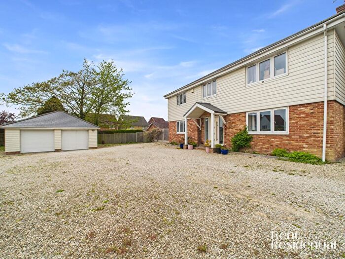 5 Bedroom Detached House To Rent In Ashford Road, Harrietsham, ME17