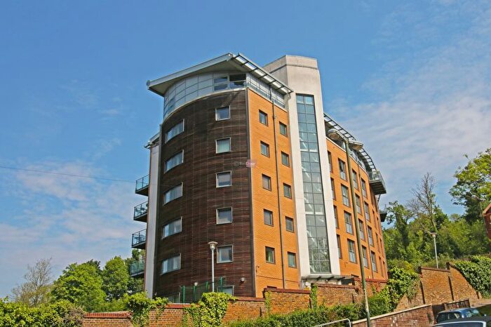 2 Bedroom Flat To Rent In Barrier Road, Chatham, ME4