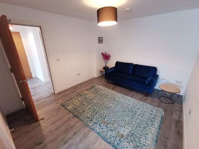 2 Bedroom Flat To Rent In Castle Street, City Centre, Dundee, DD1
