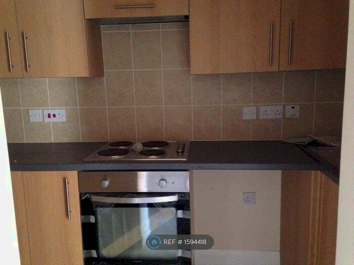 Studio To Rent In Fountain Inn, Wrockwardine Wood, Telford, TF2