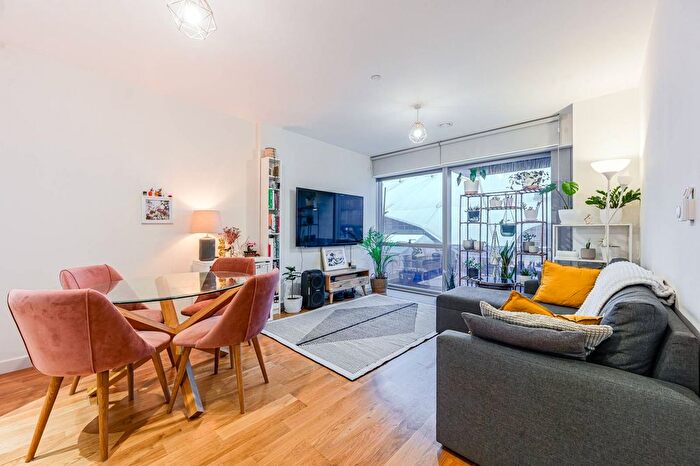 2 Bedroom Flat For Sale In Cutter Lane, North Greenwich, London, SE10