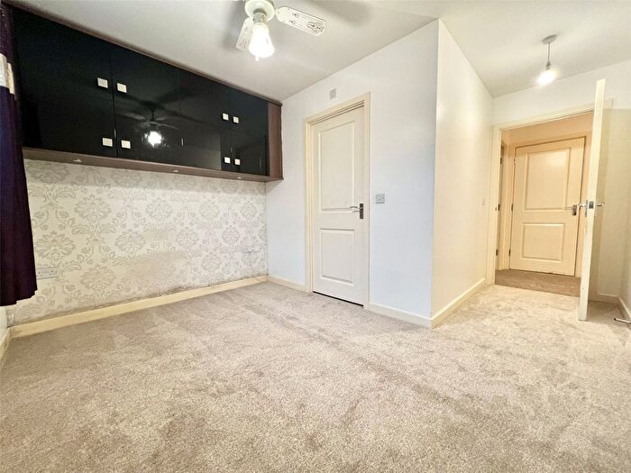 2 Bedroom Flat To Rent In Cezanne Road, Watford, Hertfordshire, WD25