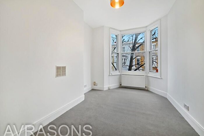 2 Bedroom Flat To Rent In Offley Road, Oval, SW9
