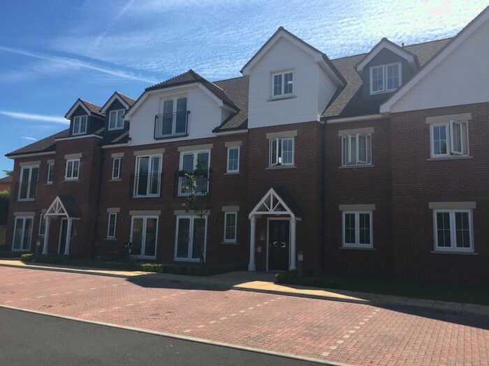 2 Bedroom Flat To Rent In Annett Close, Shepperton, TW17