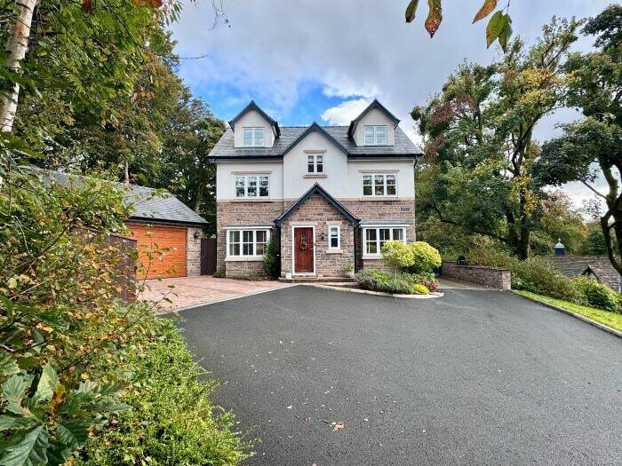 5 Bedroom Detached House For Sale In Hornbeam Close, Bolton, BL1
