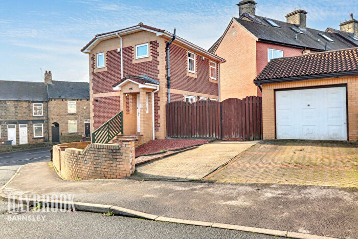 3 Bedroom Detached House For Sale In Rock Mount, Hoyland, S74