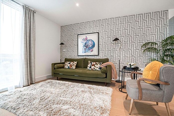 1 Bedroom Flat For Sale In Bookbinder Point, Bollo Lane, W3
