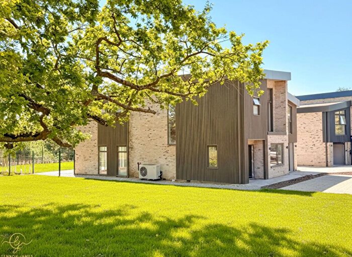 4 Bedroom Detached House For Sale In Houghton Road, St. Ives, PE27