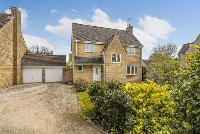 4 Bedroom Detached House For Sale In Bouverie Park, Stanton St. Quintin, Chippenham, SN14