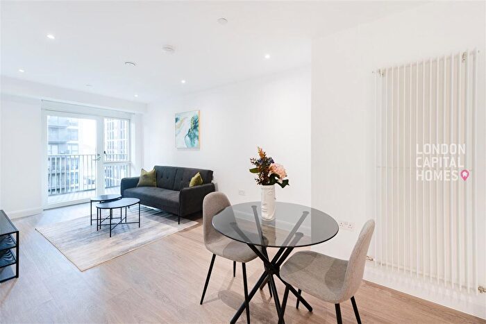 1 Bedroom Flat To Rent In Ellipse House, Eden Place, London, E16
