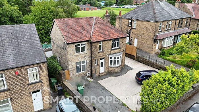 5 Bedroom Detached House To Rent In Blackmoorfoot Road, Huddersfield, HD4